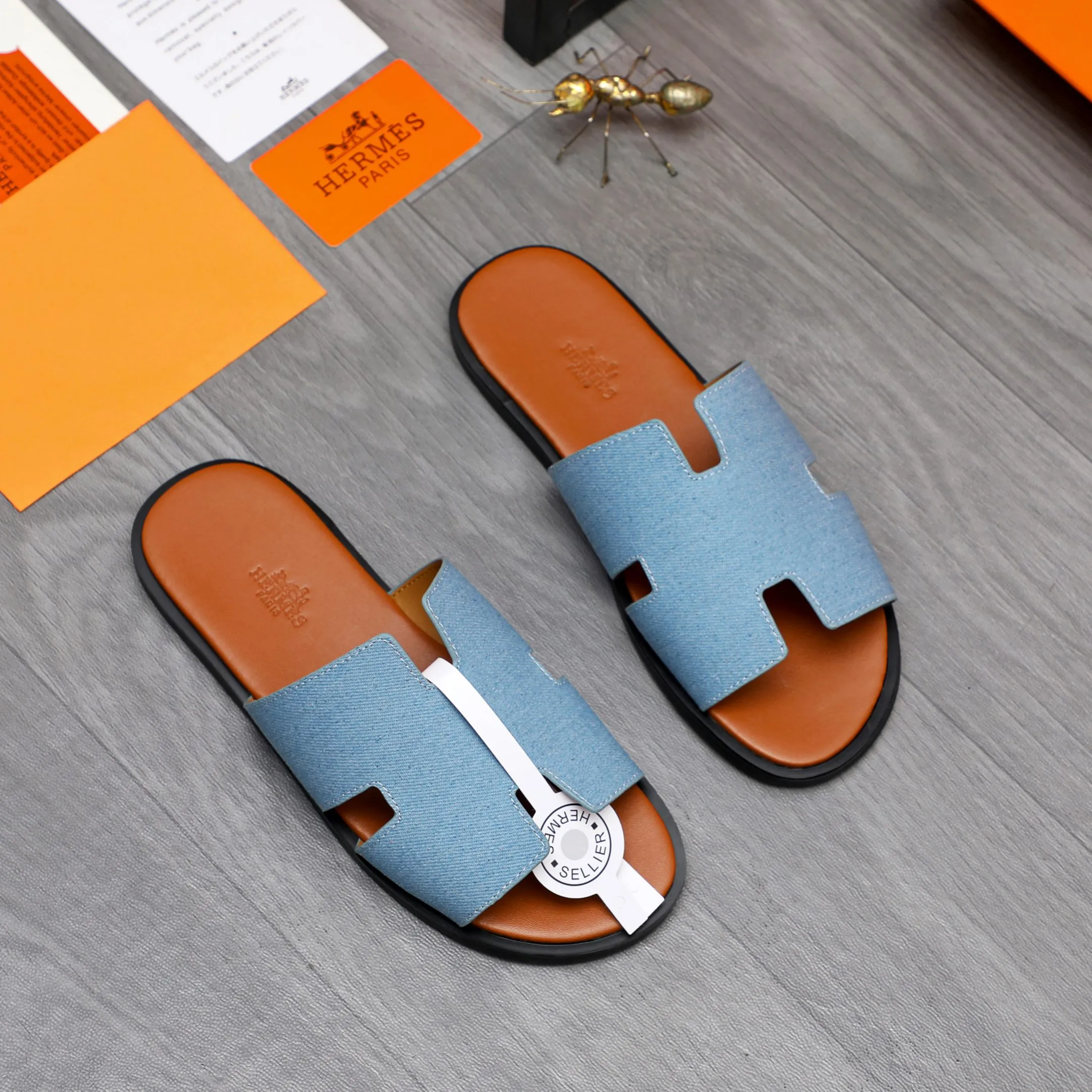 Men's shoes 💰280 Product trademark: Hermes "Hermes" slippers True size: 38-46 Product material: Denim breathable upper, microfiber lining, original outsole